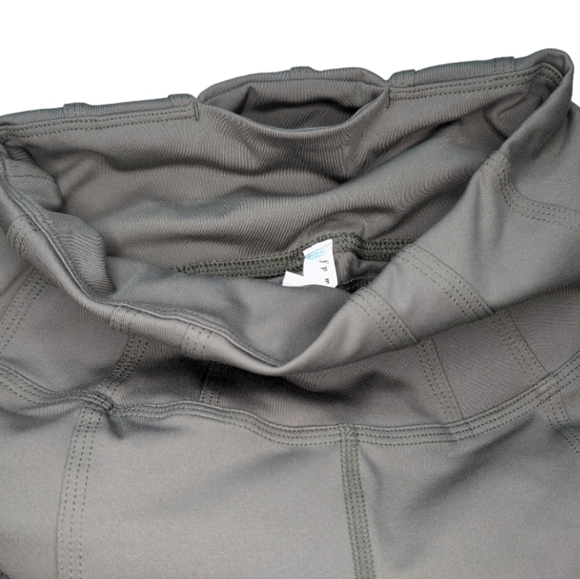 Free People Movement Leggings NWT Dance Yoga Hiking Training Cargo Khaki Size XS - Picture 7 of 11